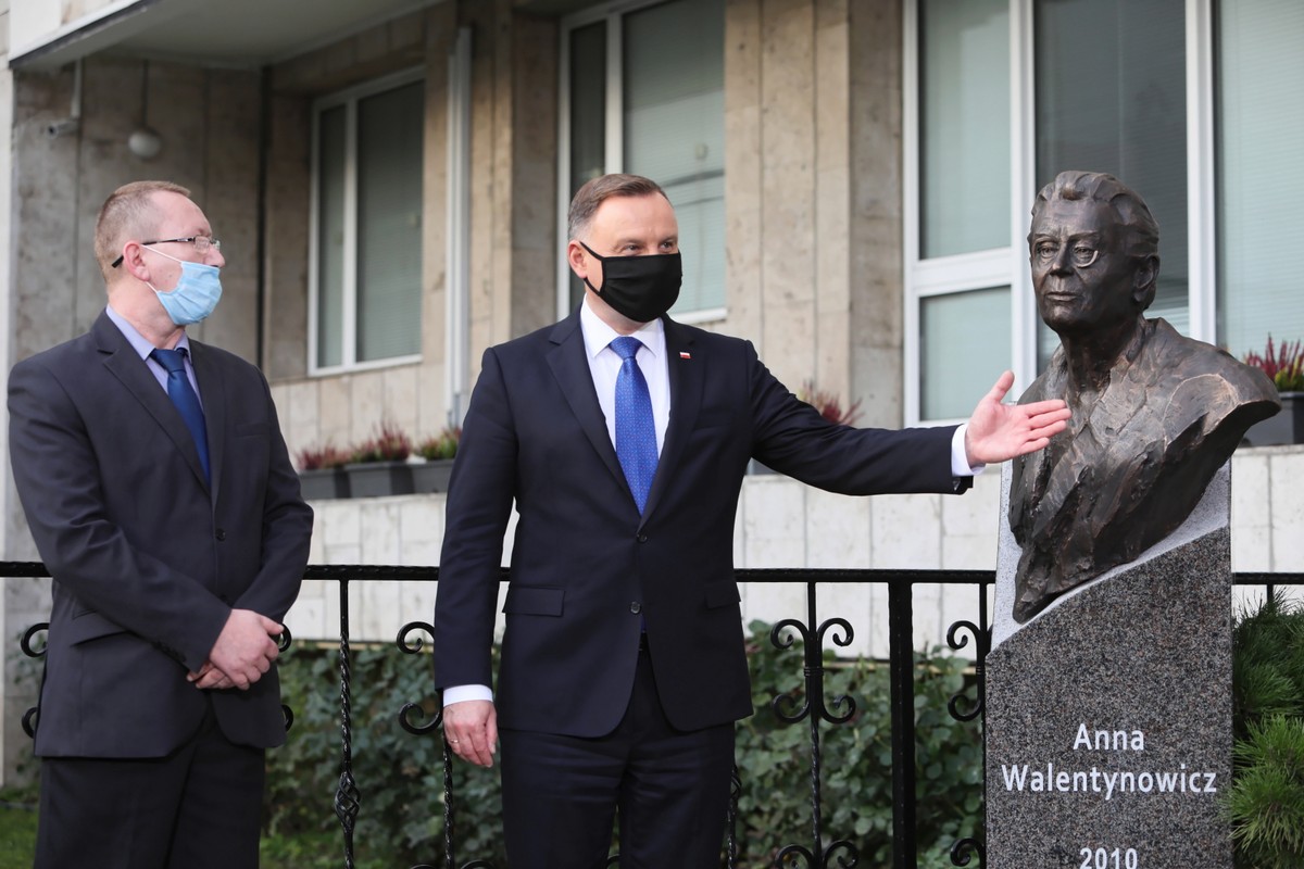 Duda odsłonił w Kijowie pomnik Anny Walentynowicz