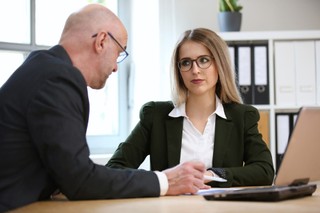 Pracownikowi można zakazać przychodzenia do pracy