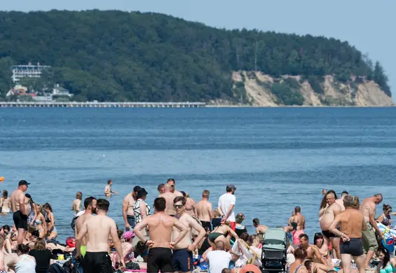 Częstowali ludzi wodą na ulicach. Miała smak Bałtyku