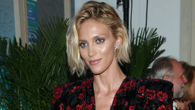 Anja Rubik w odważnej sesji dla "Vogue". "Najważniejsza okładka w mojej karierze"