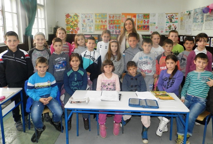 Đaci II 1 OŠ "Živko Ljujić" iz Nove Varoši sa učiteljicom