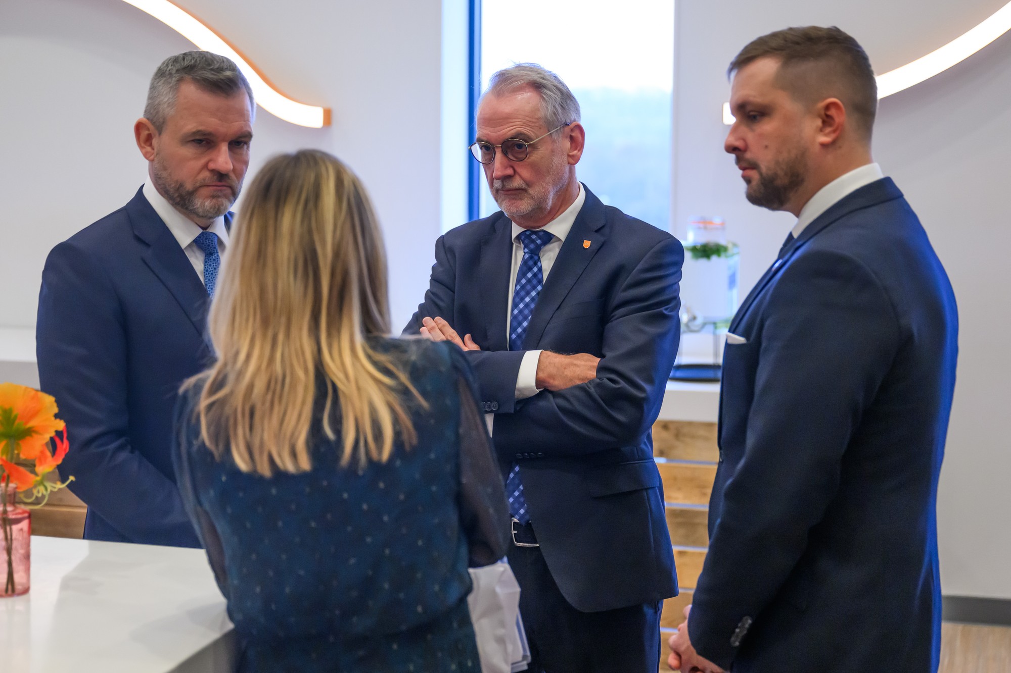 Peter Pellegrini, riaditeľ nemocnice Centra princeznej Máximy Rob Pieters a minister zdravotníctva SR Kamil Šaško.