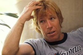 Upravo je napunio 85, samo što to ne sme niko da mu kaže: Ovako danas izgleda legendarni ČAK NORIS - i dalje TRENIRA KAO ZVER, ali ga odaju sede