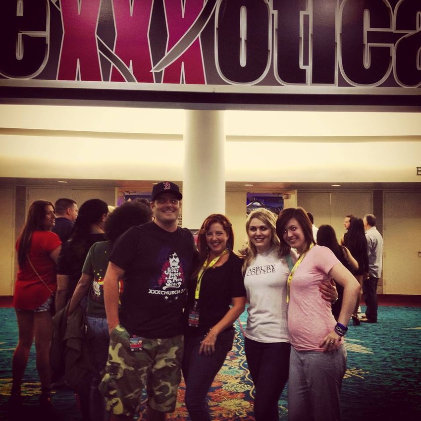 Članovi seks crkve na porno-konvenciji