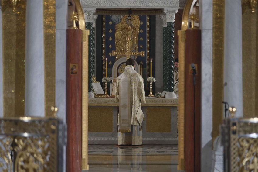 ponoćnu liturgija u Hramu