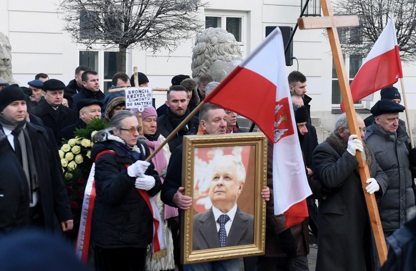 Miesięcznice kosztują tyle, co zadyma kiboli