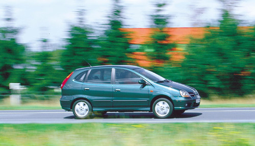 Nissan Almera Tino - Niedoceniony kuzyn Scénica