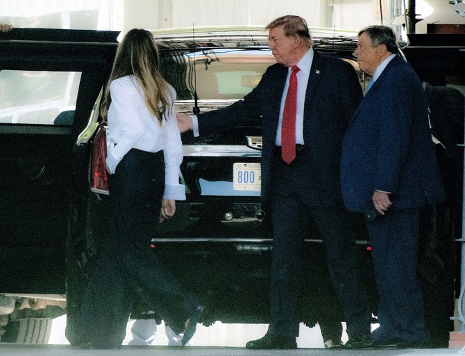 Donald i Melanija Tramp, i njen otac Viktor Knavs
