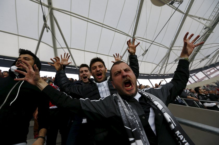 Besiktas ma nowy stadion. Doszło do zamieszek przed pierwszym meczem