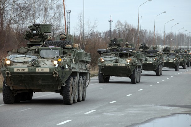 Kolumny będą zatrzymywały się w polskich jednostkach. Tu będą odpoczywać żołnierze z US Army, a transportery będą tankowane i sprawdzane pod względem technicznym. fot. (mr) PAP/Artur Reszko