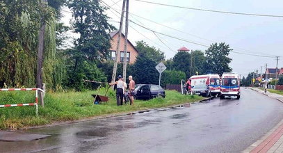 Znaleźli w stawie nieprzytomnego chłopca. Tragedia w Tarnobrzegu