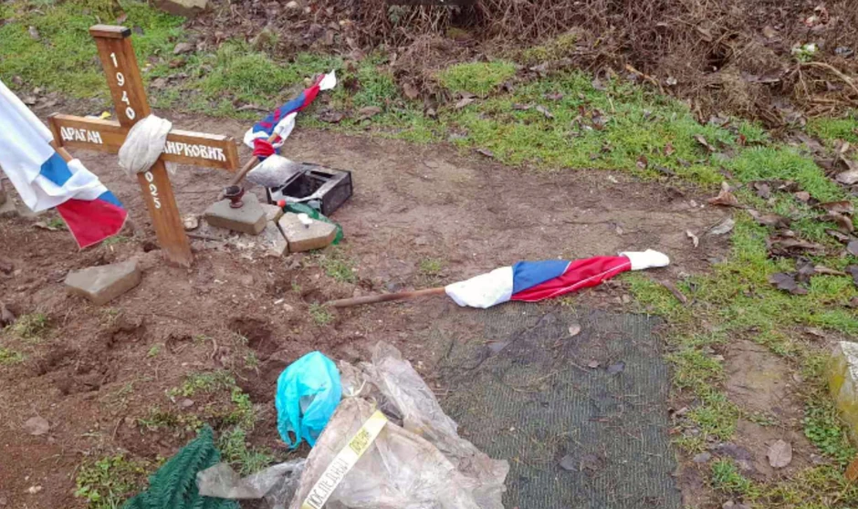 oskrnavljeno groblje u selu Gojbulje