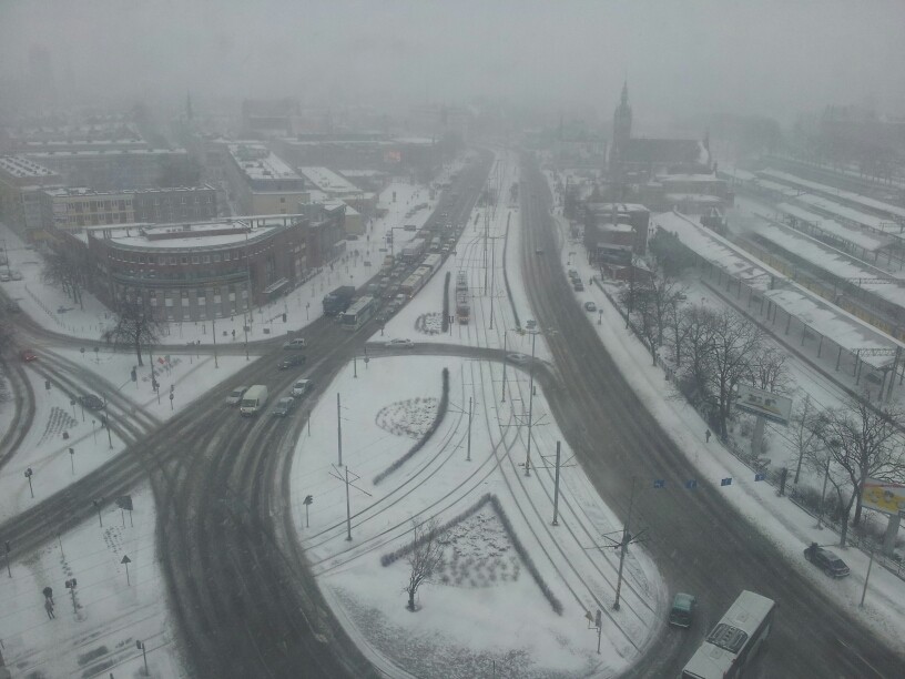 Zima nie odpuszcza. Bardzo ślisko na drogach