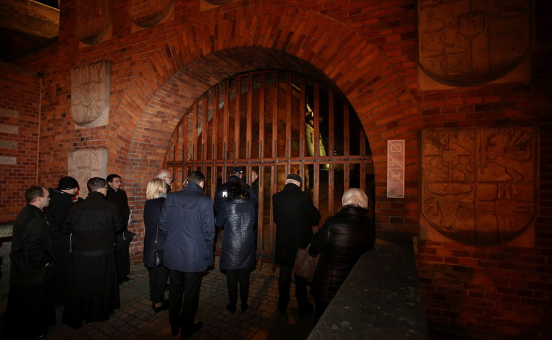 Ponowny pogrzeb pary prezydenckiej na Wawelu