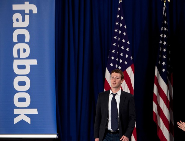 Facebook wygrywa kolejną kategorię w wyścigu internetowych gigantów w USA. Najpopularniejszy portal społecznościowy świata zdobywa coraz większe udziały na reklamowym rynku.