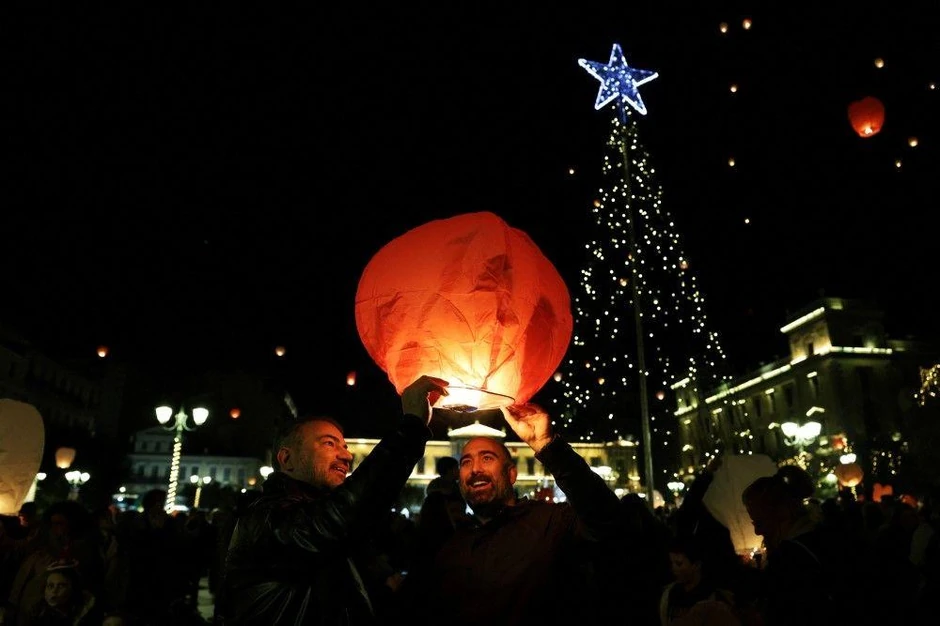 Atinjani su ovako obeležili Badnje veče | Foto: REUTERS/Louiza Vradi