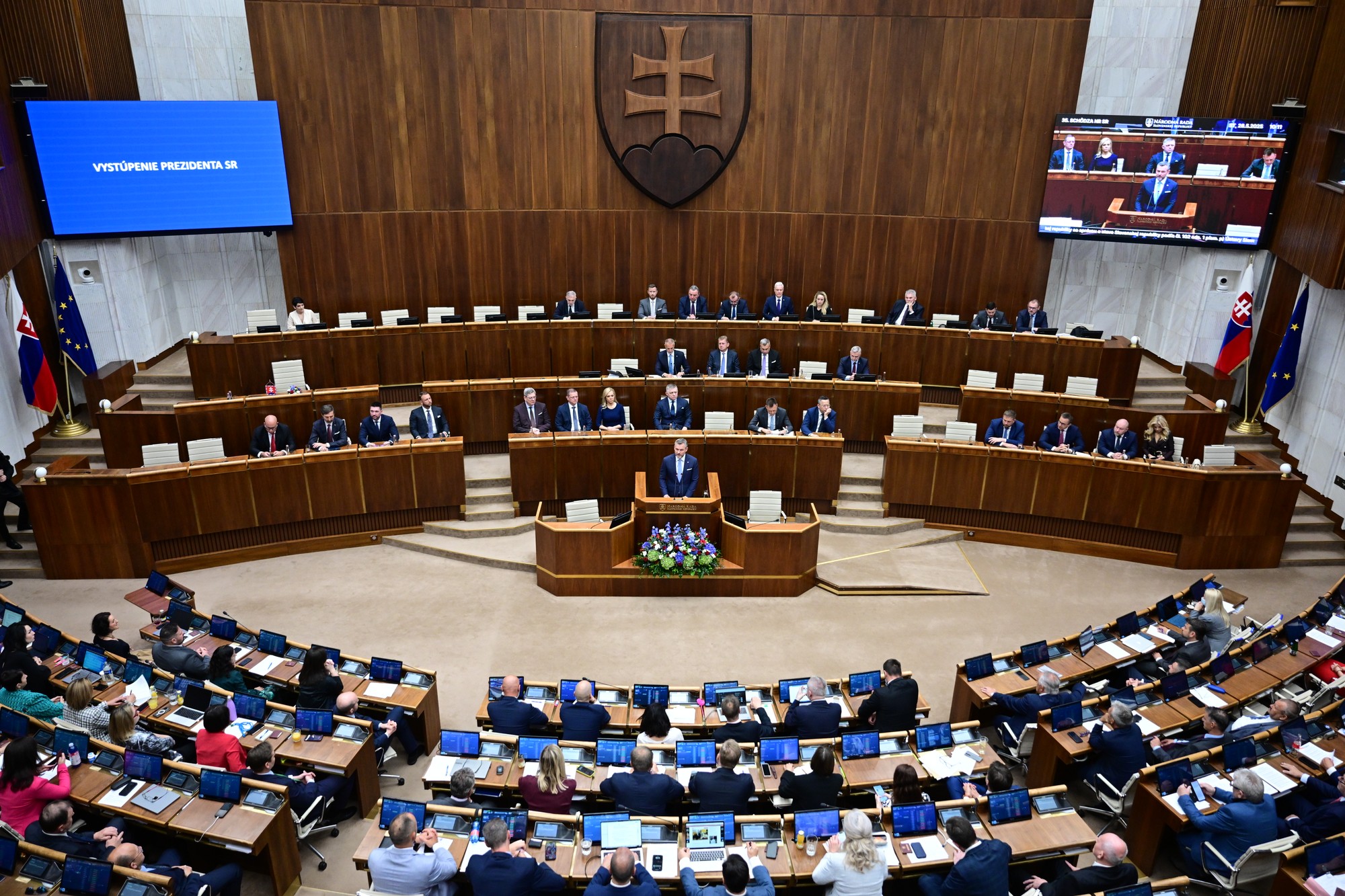 Peter Pellegrini predstavil správu o stave SR v parlamente.