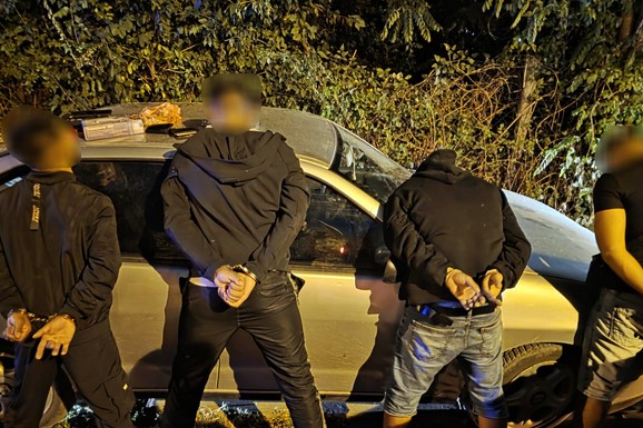 KRALI SA STOVARIŠTA I IZ TEHNIČKIH PREGLEDA ŠIROM SRBIJE Uhapšena trojica muškaraca zbog 30 TEŠKIH KRAĐA, firme oštećene za VIŠEMILIONSKE iznose (FOTO)