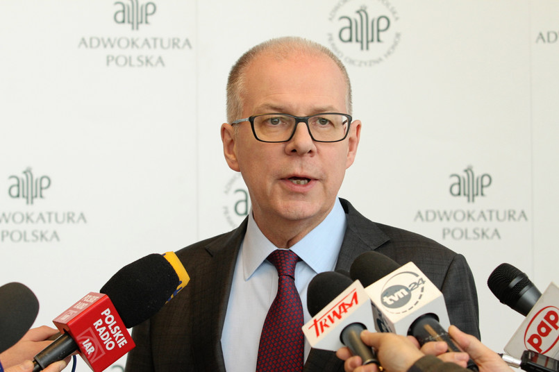 Mec. Trela, adwokat izby warszawskiej, otrzymał w tajnym głosowaniu 219 głosów delegatów.