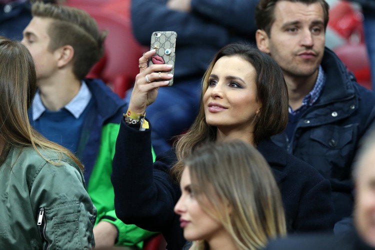 Lis z córką, Olejnik z partnerem i żony piłkarzy. Oni wszyscy 'na żywo' dopingowali Polaków