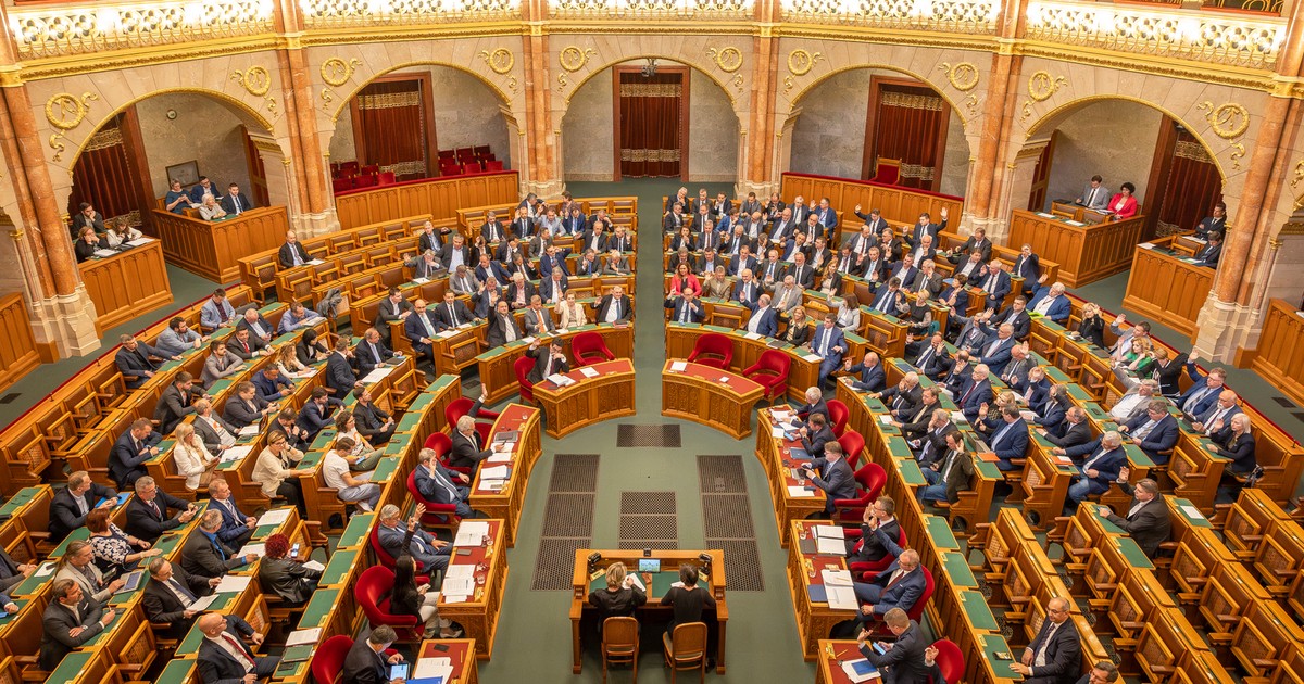 Hétfőn visszatérnek a politikusok a Parlamentbe: Orbán Viktorral robban be az őszi szezon – Mutatjuk, mi várható egészen decemberig
