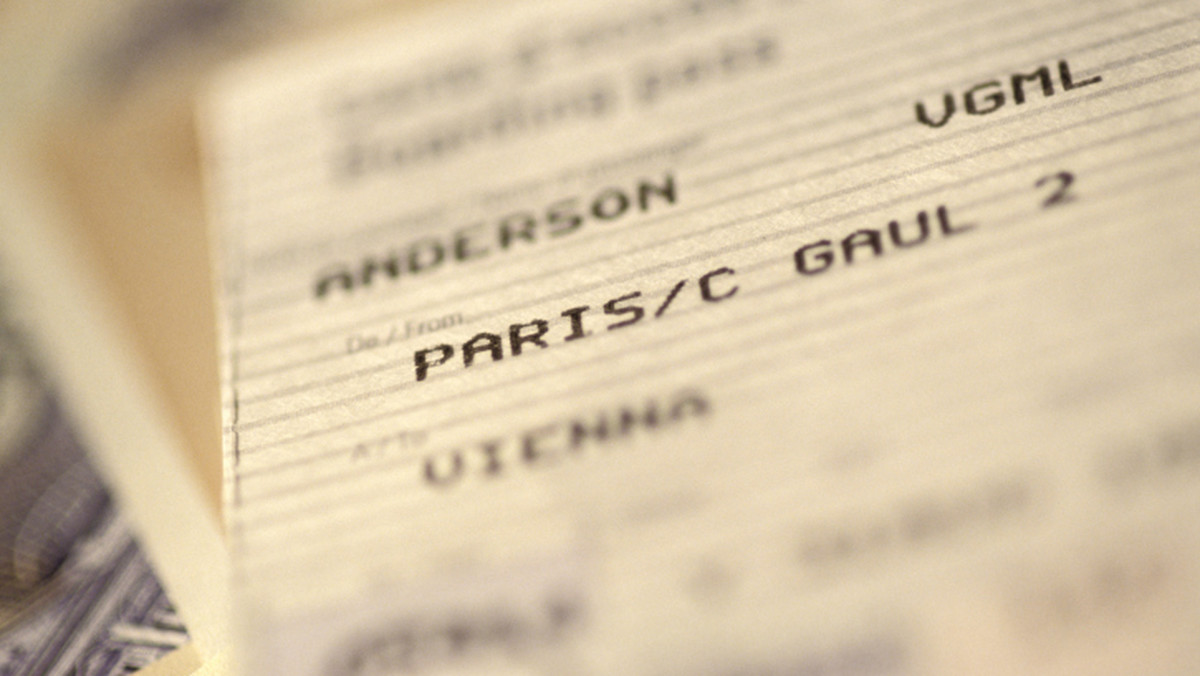 Główne lotniska Paryża - Roissy-Charles de Gaulle i Orly - pochwaliły się rekordowym wynikiem: w ubiegłym roku przyjęły 88,1 mln pasażerów. Dane kompanii Aeroports de Paris (Paryskie Lotniska) publikuje w czwartek dziennik gospodarczo-finansowy "Les Echos".
