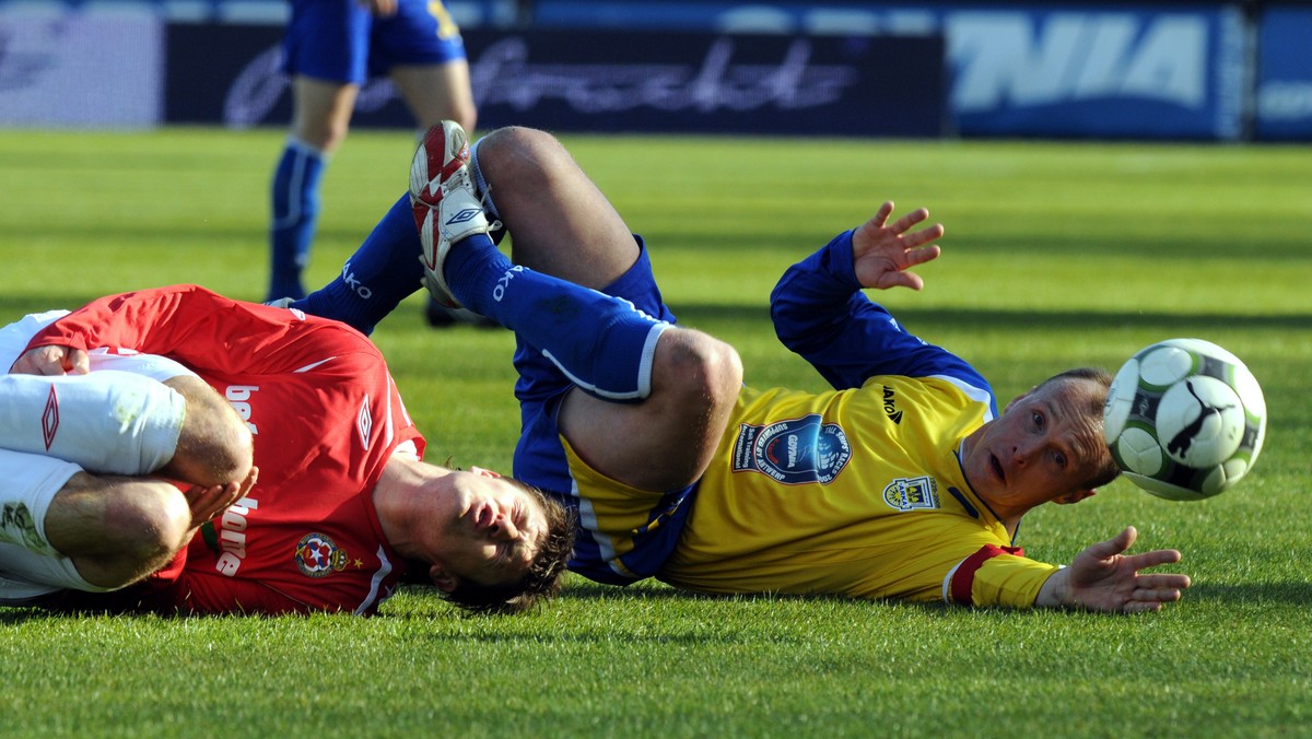 W kończącym 24. kolejkę Ekstraklasy spotkaniu w Gdyni tamtejsza Arka przegrała z mistrzem Polski Wisłą Kraków 0:1 (0:1).