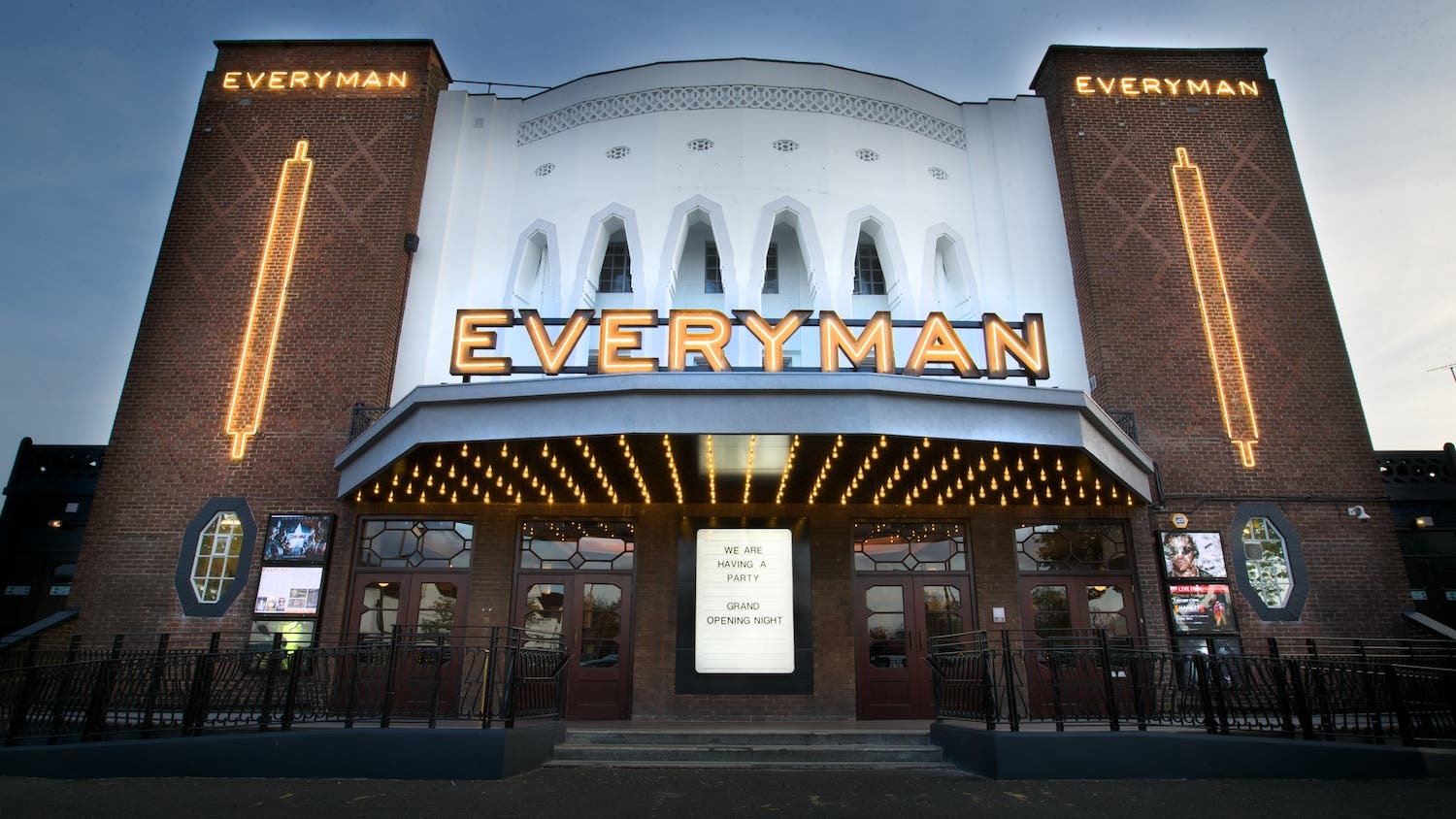 Everyman Cinema boss resigns as shares hit record lows