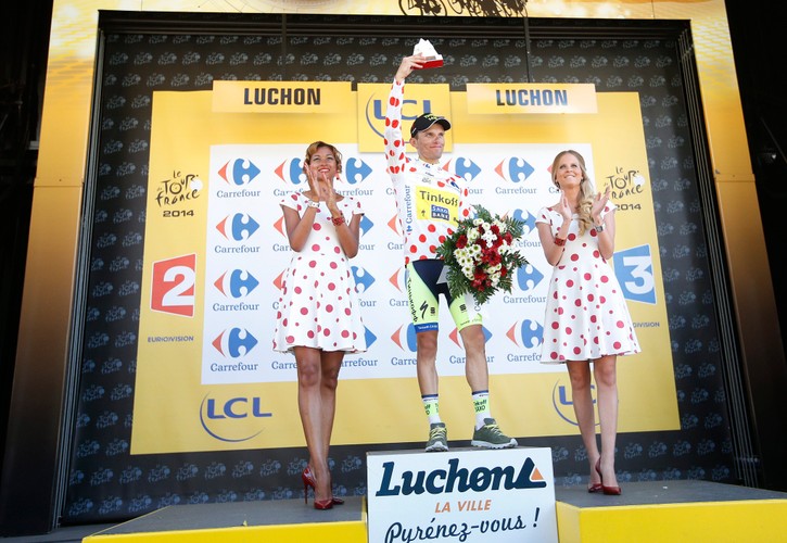 To one całują Rafała Majkę na Tour de France