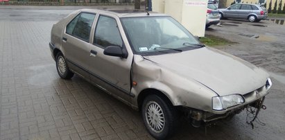 Auto widmo, a w środku zamieszanie