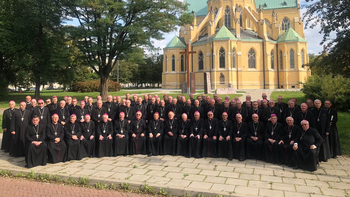 Wspólne zdjęcie Księży Biskupów podczas 387. Zebrania Plenarnego KEP w Archidiecezji Łódzkiej