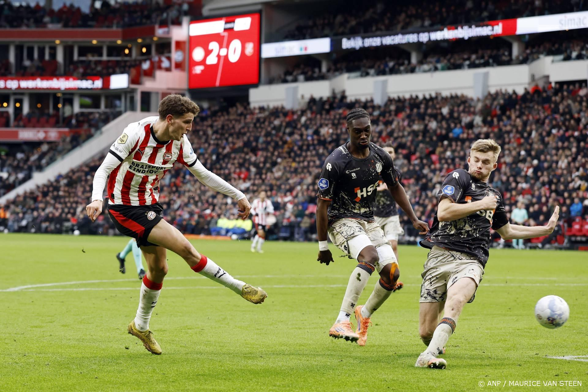 Achtste zege op rij: PSV verslaat Volendam met 3-0