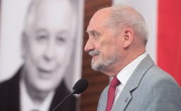 Macierewicz: Rokowania ws. Patriot przyspieszyły dzięki administracji Trumpa