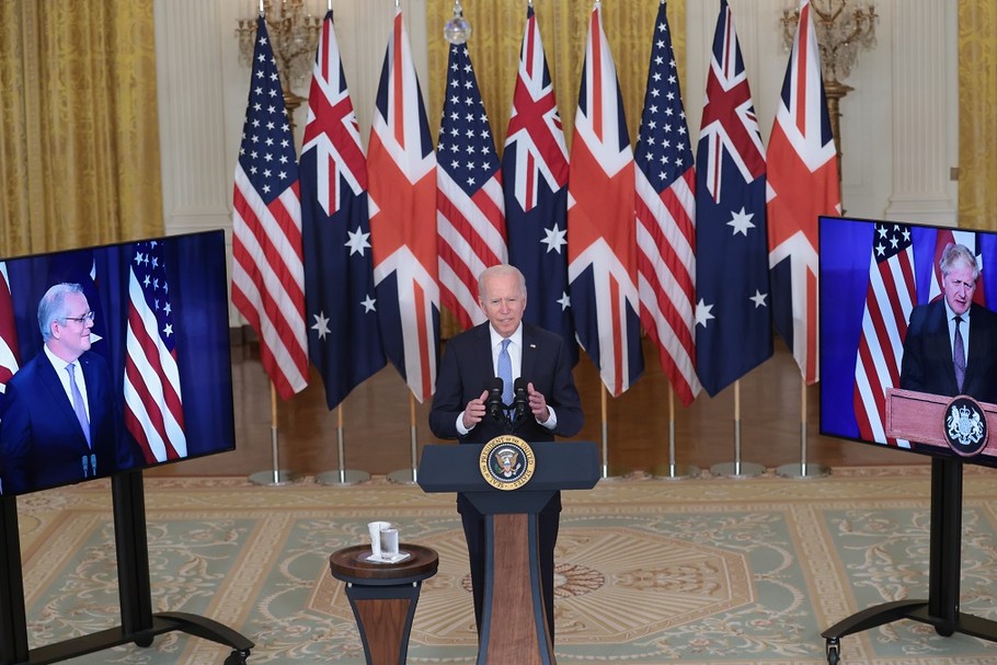 15 września 2021, Waszyngton. Prezydent USA Joe Biden, premier Scott Morrison z Australii i Boris Johnson z Wielkiej Brytanii. Przywódcy ogłosili utworzenie wzmocnionego trójstronnego partnerstwa w dziedzinie bezpieczeństwa o nazwie AUKUS