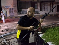 Kadafi kontratakuje. Bombarduje Trypolis