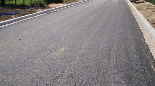 Ubytki w jezdniach są najczęściej spowodowane dużymi wahaniami temperatur.