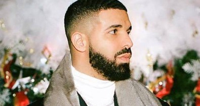 Drake félmeztelen szelfijét minden nőnek látnia kell