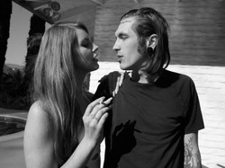 Lana Del Rey zmysłowa pośród aligatorów – zobacz!