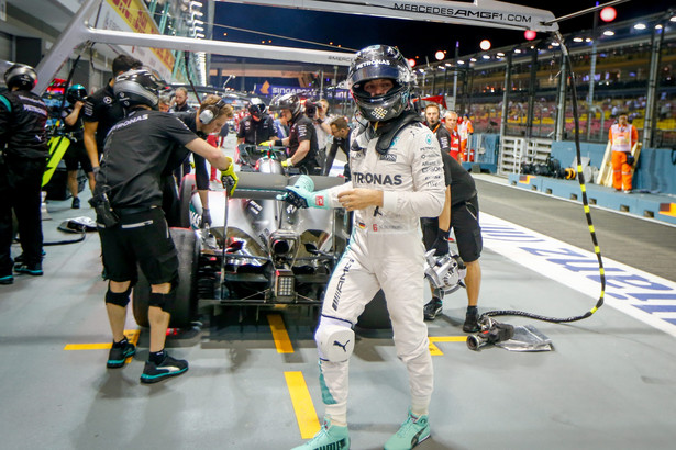 Formuła 1: Rosberg najszybszy na ostatnim treningu przed Grand Prix Singapuru