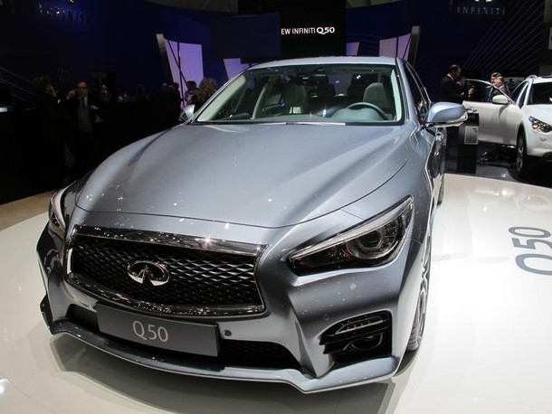 Infiniti Q50 Genewa 2013 