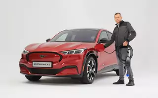 Nowy Ford Mustang Mach-E - nawet 610 km na prądzie!