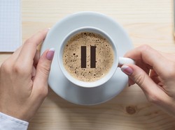 Ile kawy dziennie można wypić? Jej nadmiar może niekorzystnie wpływać na mózg