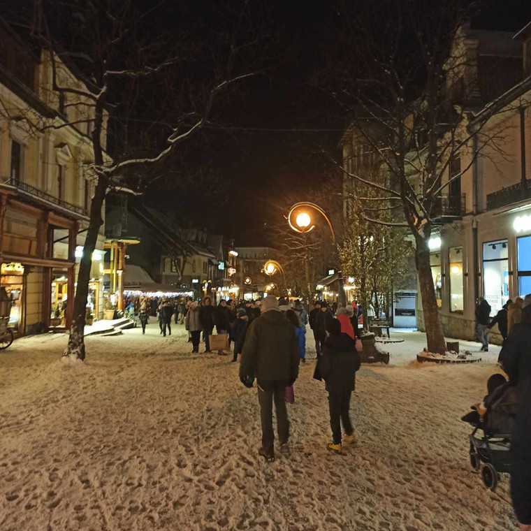 Pojawiają się głosy, że Zakopane jest zbyt małe na organizacje tak dużej imprezy