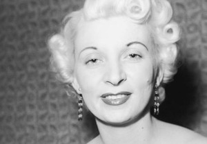 Rut Elis, sa severa Velsa, bila je model i menadžerka noćnog kluba u Londonu 1950-ih | Foto: Hulton Archive/Getty Images