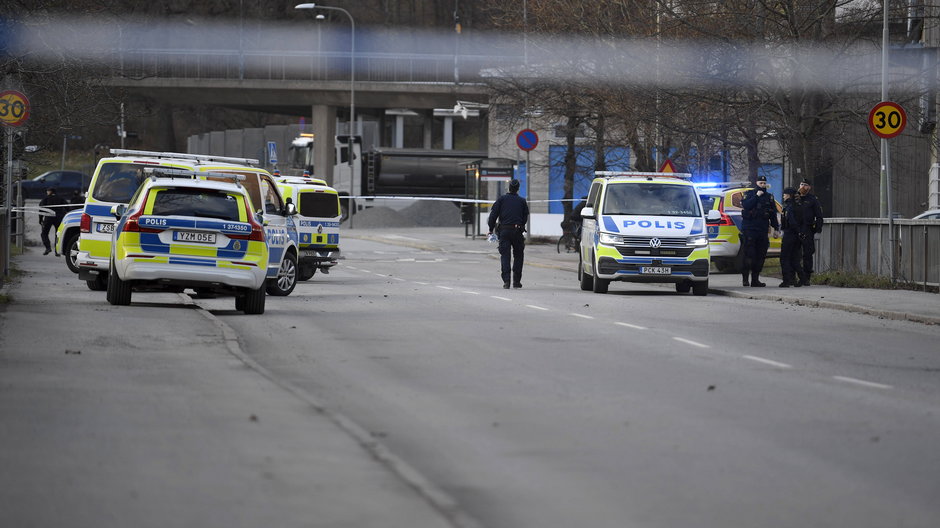 Policja na miejscu zabójstwa 39-letniego Polaka w Sztokholmie