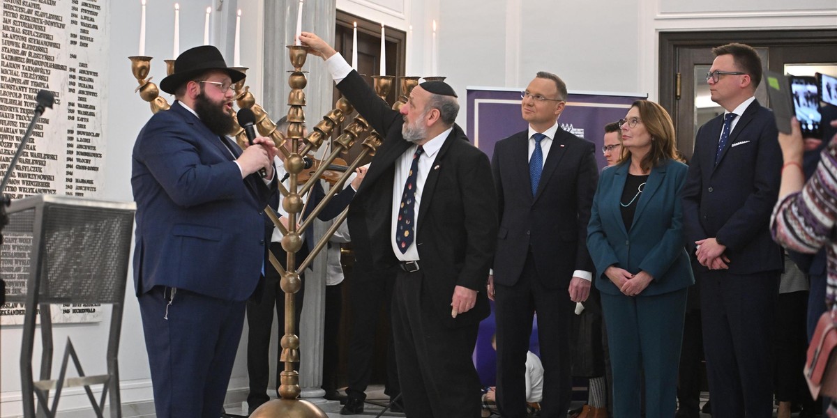 Sejm. W czwartek ponownie zapłoną świece chanukowe. Braun z zakazem wstępu.