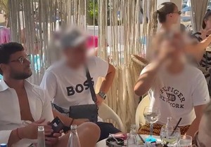 sin Dare Bubamare u društvu njenog 20 godina mlađeg dečka