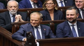 Rząd wyśle specjalny "prezent" do każdego domu. 17 mln egzemplarzy trafi do Polaków już w styczniu