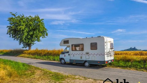 Ceny kamperów – zobacz, ile kosztują nowe i używane samochody kempingowe