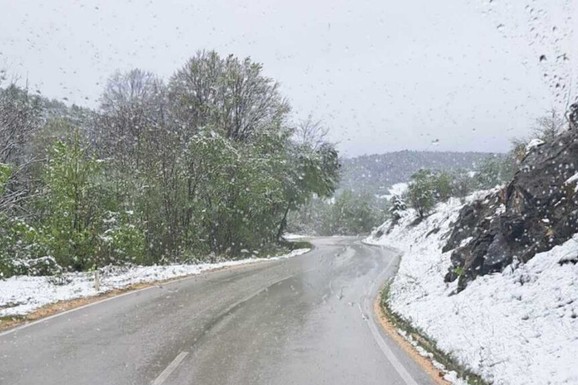 (VIDEO, FOTO) Sneg zabeleo vrhove Srpske: Zimska idila u proleće, neki gradovi ostali BEZ STRUJE